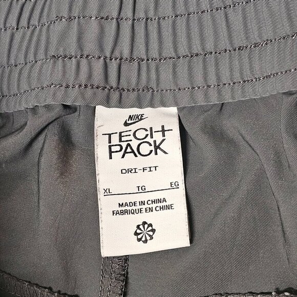 Nike Tech Pack Women Sportwear Snowboarding Cropped Pants Size XL Olive - Picture 6 of 16
